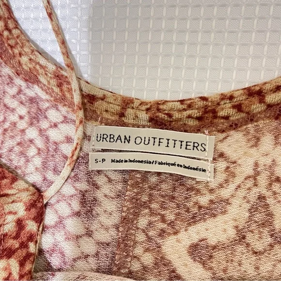 Urban Outfitters Cropped Snake Print Spaghetti Strap Top - Picture 4 of 6
